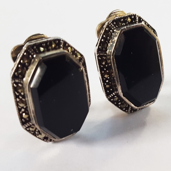 Silver And Black Stones Rectangular Clip Earrings - Picture 8 of 8